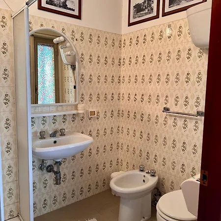 Hotel Asso Di Coppe 2*